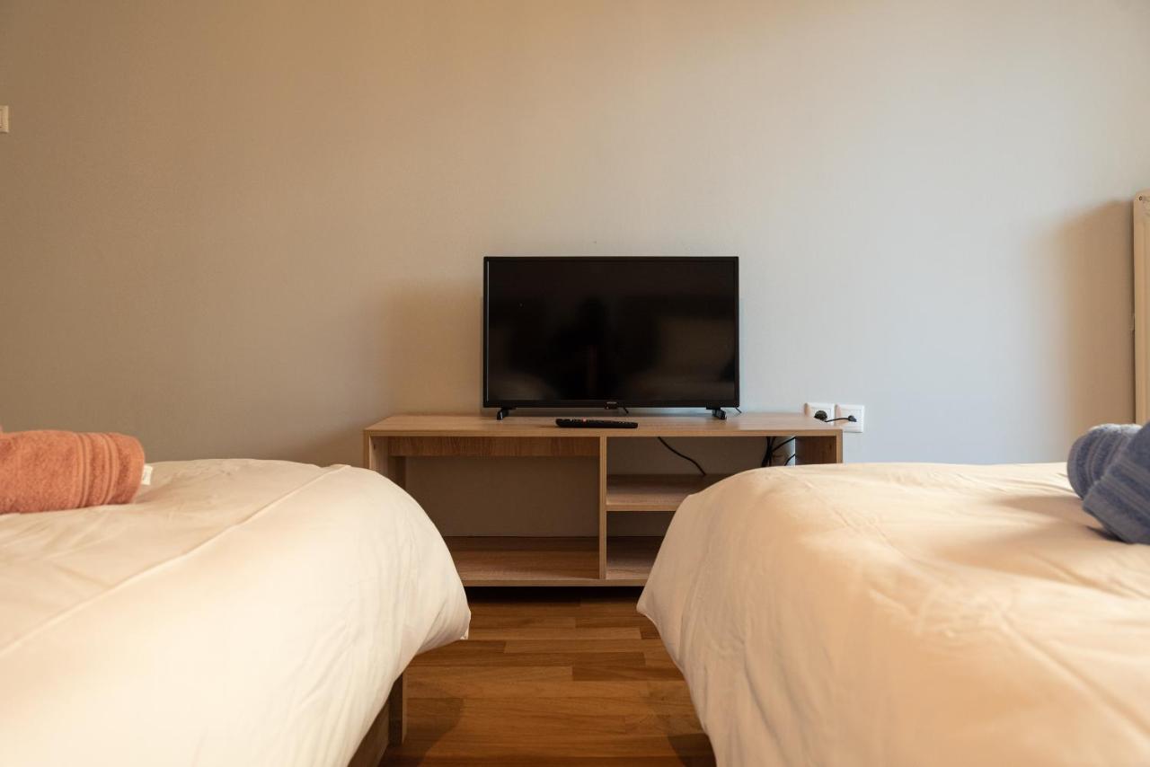 Twins - Concert Hall Apartment